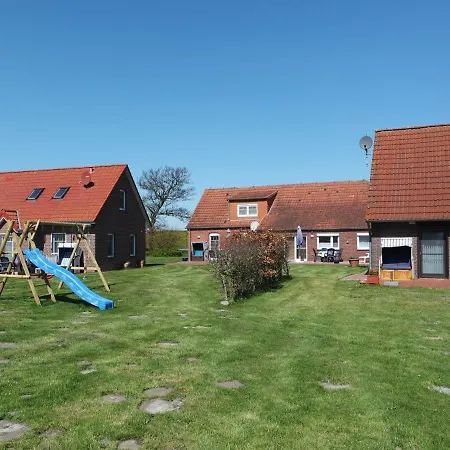 Apartment Muschel 2 Mit Gemeinschaftlichen Garten, Bensersiel